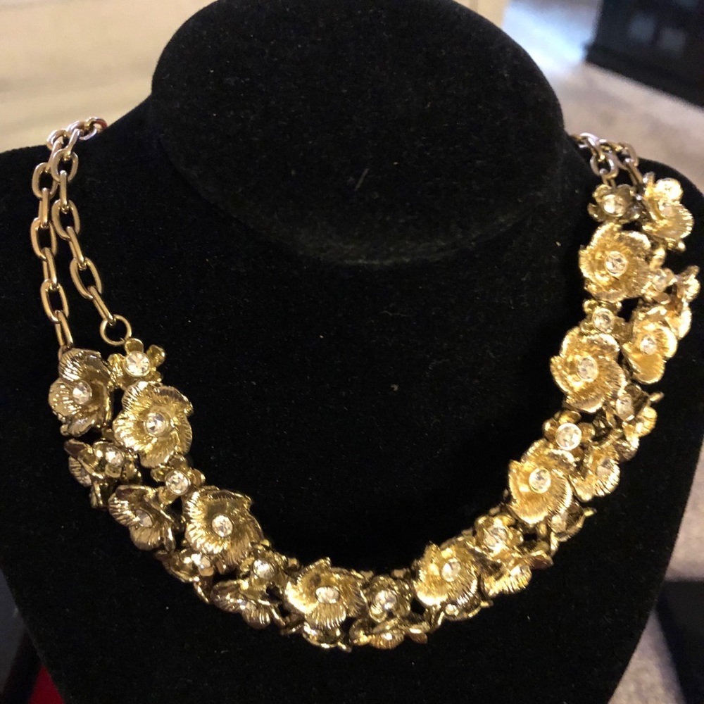 Chunky Flower Necklace w/Earrings